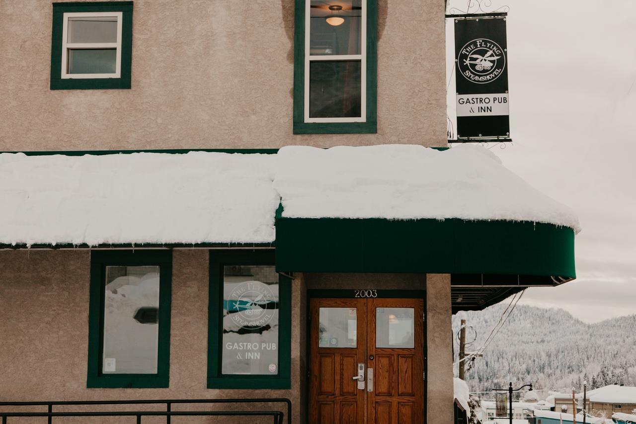 The Flying Steamshovel Inn Rossland Exteriör bild
